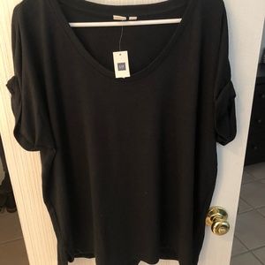 Women's Gap short sleeve black v-neck shirt